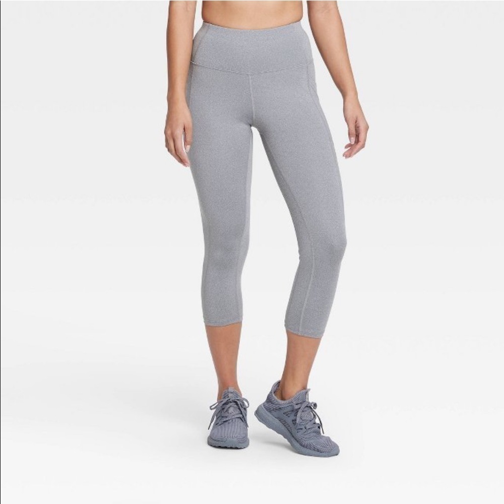 All in motion Sculpted High-Waisted Capri leggings